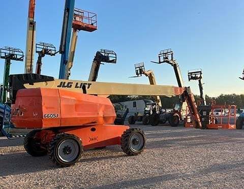 2017 JLG 660SJ-5