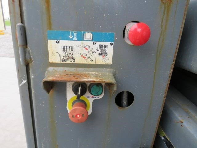 2014 Skyjack SJ8841 RT-17