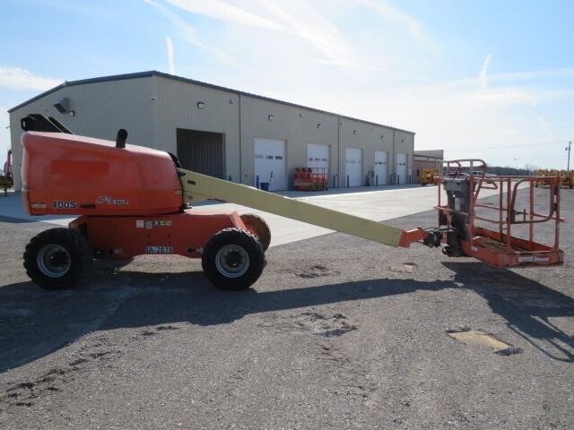 2017 JLG 400S-5