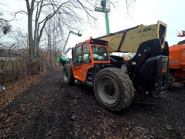 2016 JLG 1055-2