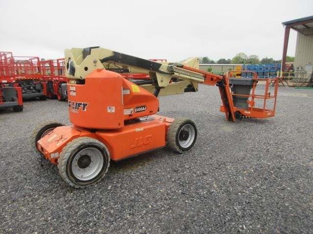 2013 JLG E450AJ-3
