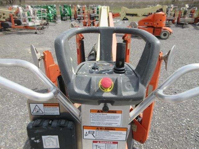 2018 JLG T350-8