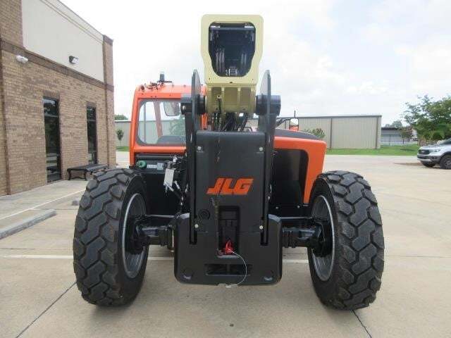 2025 JLG 742-7
