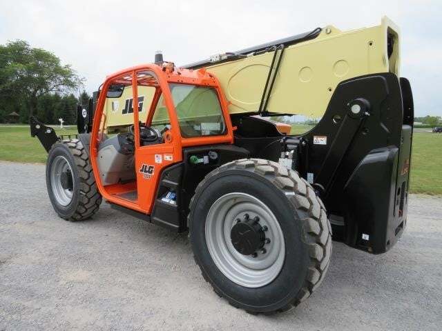 2025 JLG 1055-8
