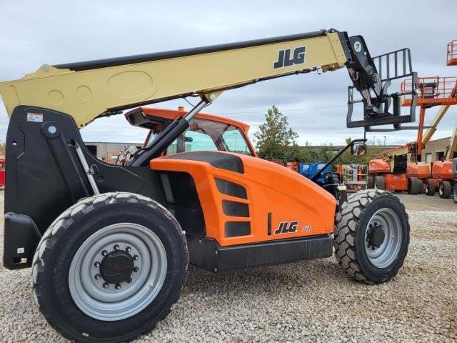 2025 JLG 742-2