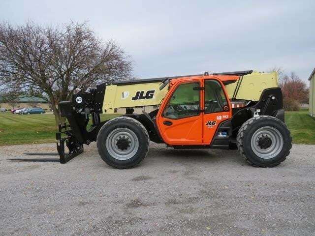 2025 JLG 1055