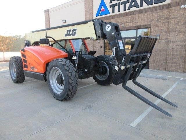 2025 JLG 742-4