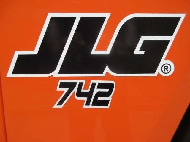 2025 JLG 742-39