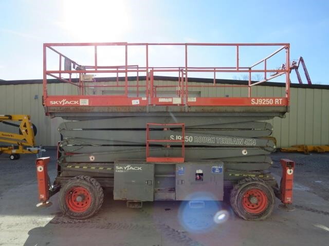 2013 Skyjack SJ9250 RT-5