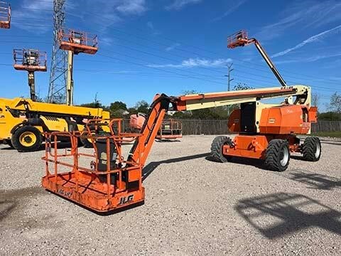 2018 JLG 800AJ-2