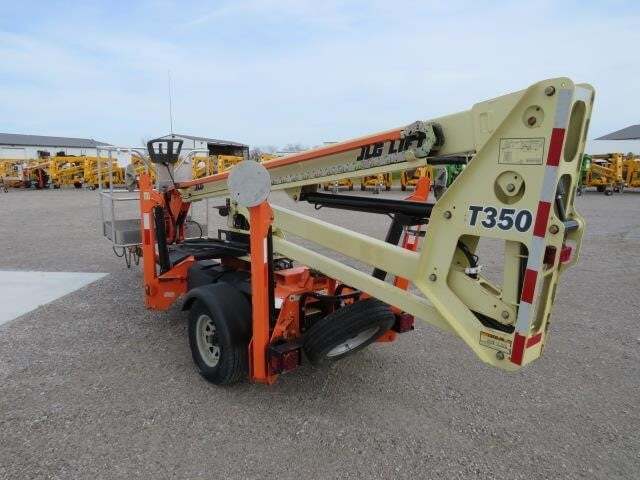 2019 JLG T350-8