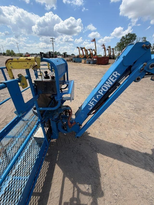 2018 Genie S-85XC-32