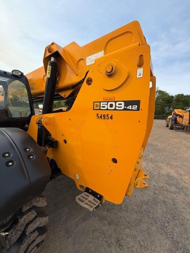 2019 JCB 509-42-3