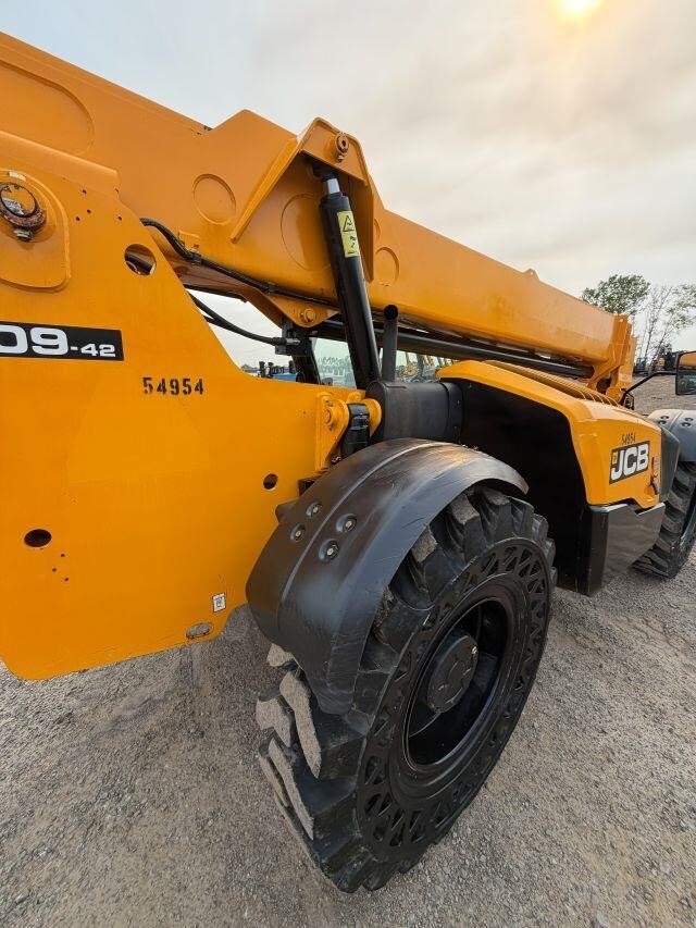 2019 JCB 509-42-6