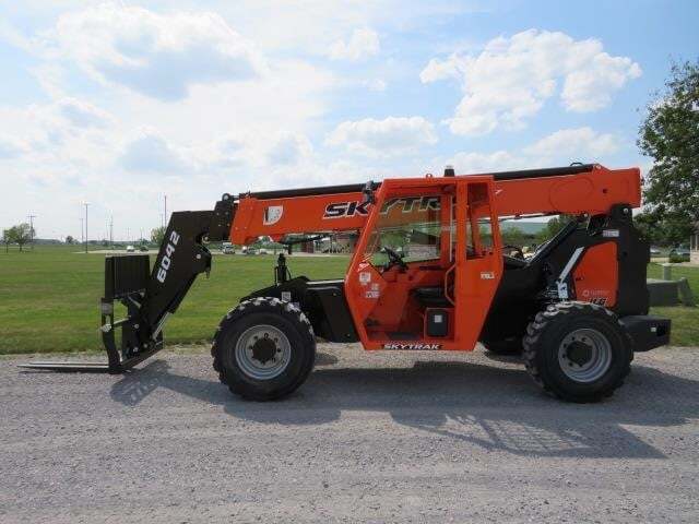 2025 SkyTrak 6042