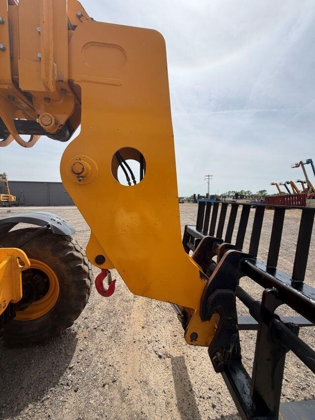 2019 JCB 507-42-29