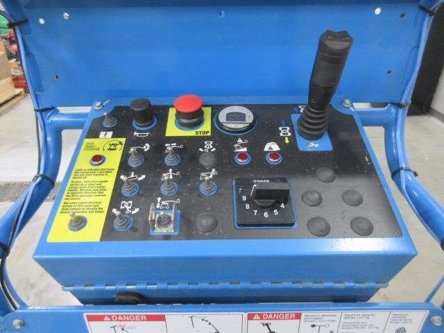 2025 Genie Z-34/22 N-8