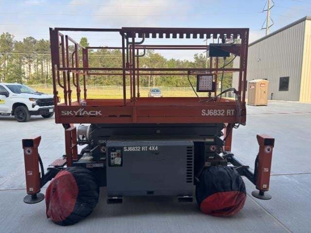 2018 Skyjack SJ-6832RT