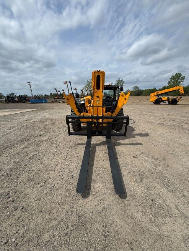 2021 JCB 512-56-8