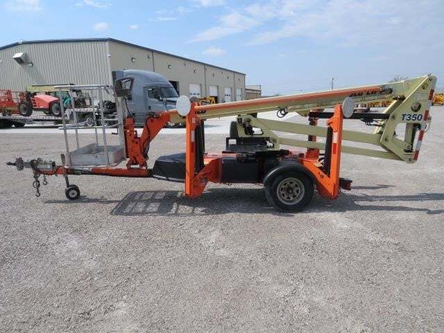 2019 JLG T350