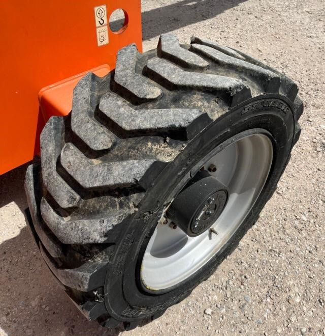 2017 JLG 660SJ-13