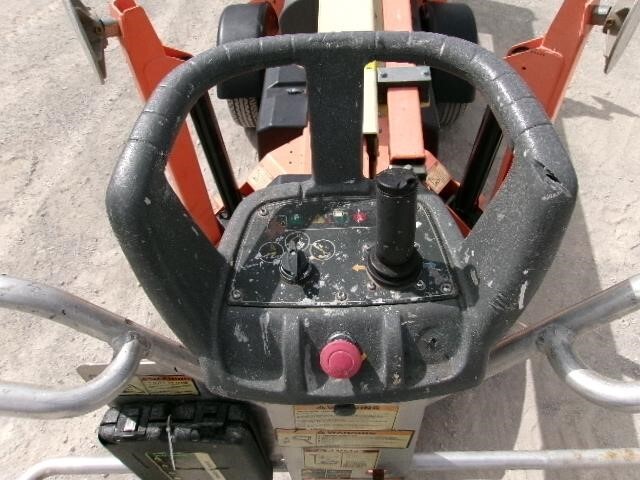 2018 JLG T350-8