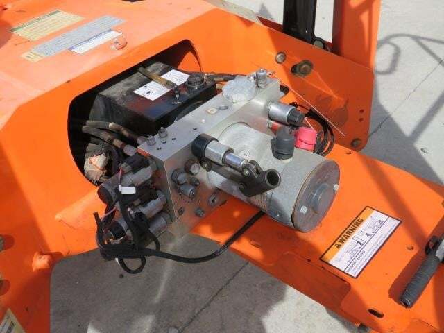 2018 JLG T350-16