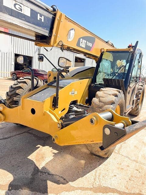2019 CAT TL943D-8