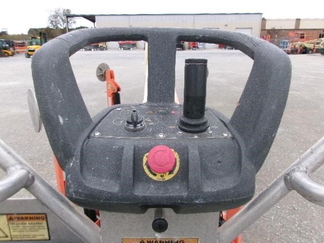 2018 JLG T350-8