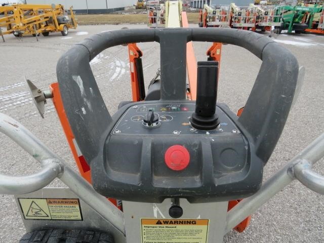2019 JLG T350-10