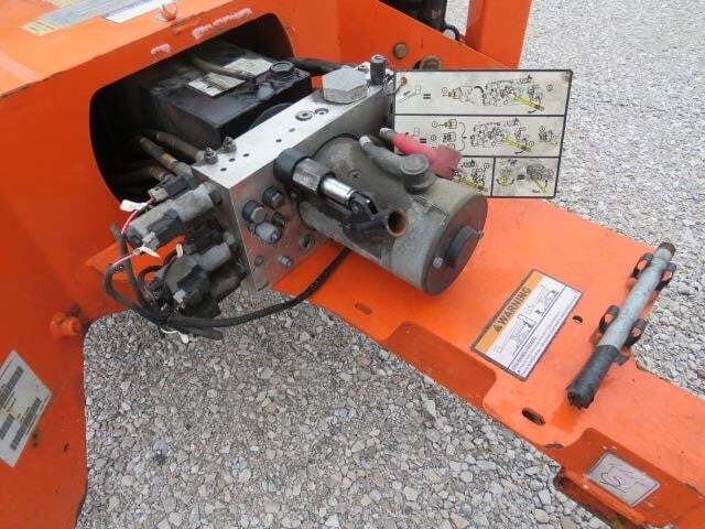 2019 JLG T350-15