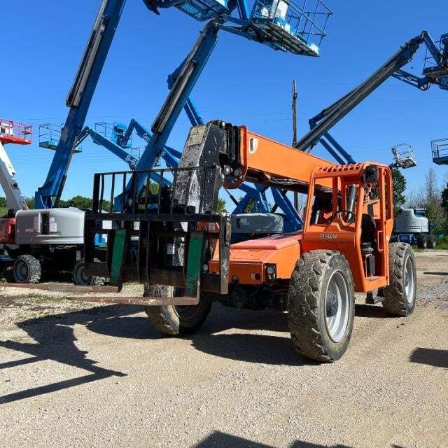 2016 SkyTrak 8042