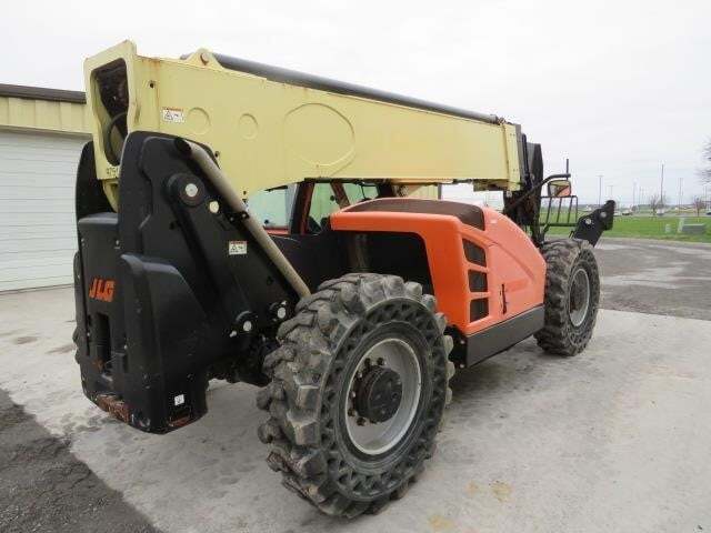 2017 JLG 1055-4