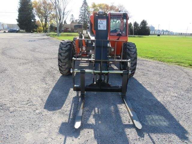 2025 SkyTrak 8042-8