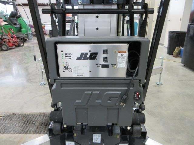 2025 JLG 38AM-20