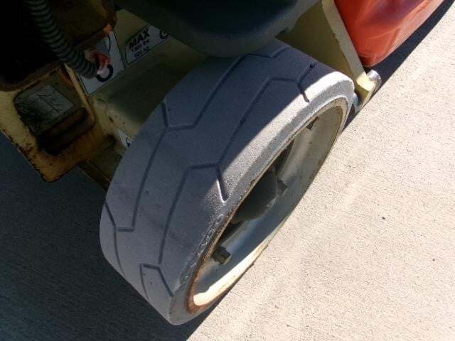 2019 JLG 1930ES-8