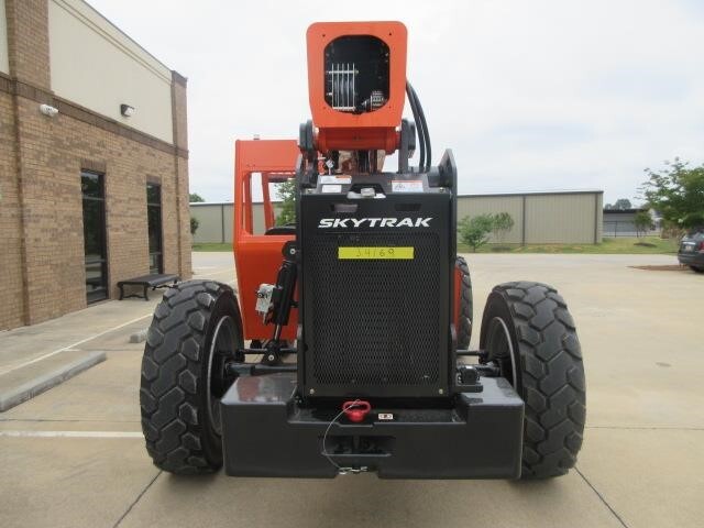 2025 SkyTrak 8042-7