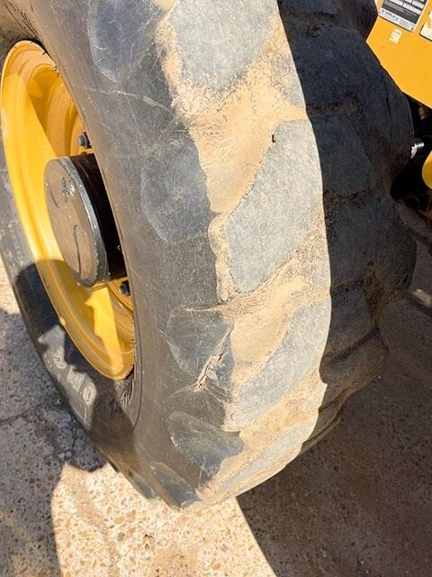 2019 CAT TL943D-10
