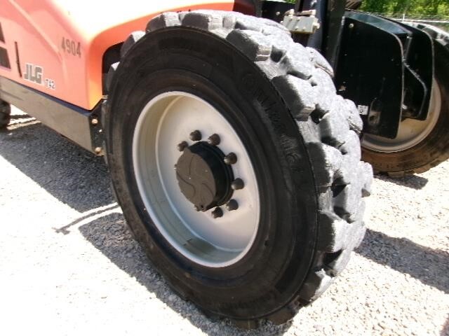 2020 JLG 742-8