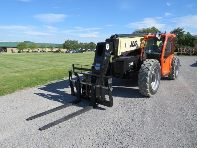 2025 JLG 943-8