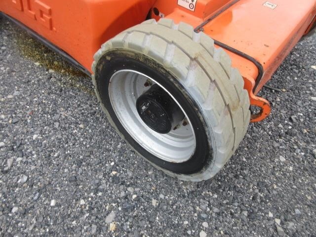 2013 JLG E450AJ-10