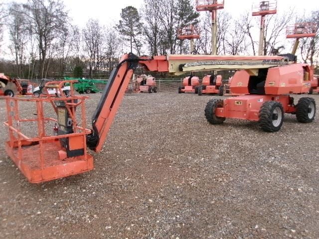 2017 JLG 660SJ