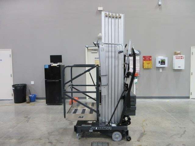 2025 JLG 38AM-4