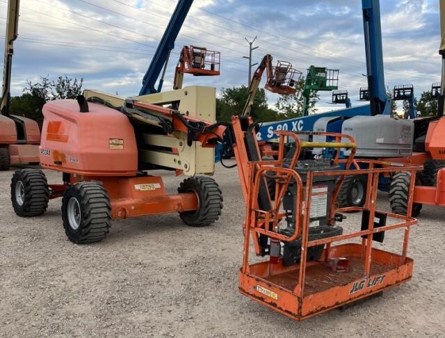 2017 JLG 450AJ-4