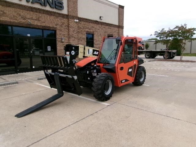 2025 JLG 519-2