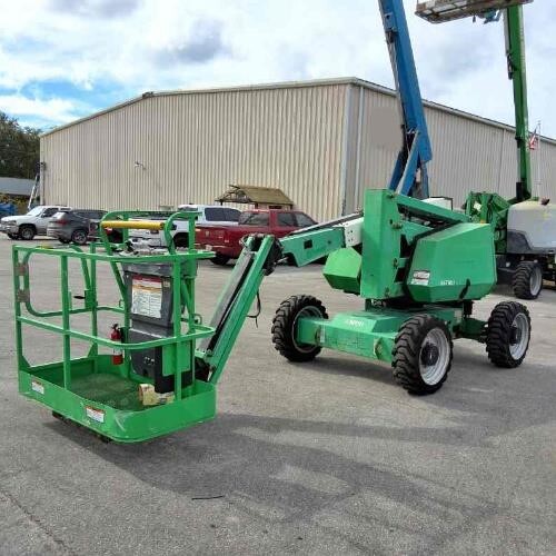 2016 JLG 340AJ