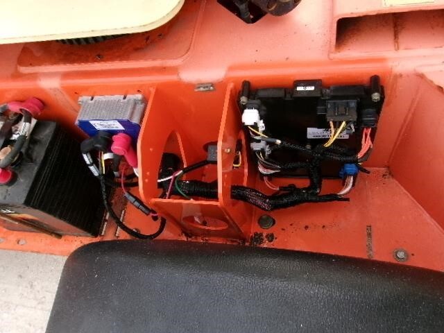 2018 JLG T350-16