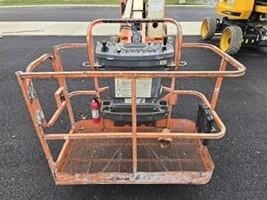 2013 JLG E450AJ-2
