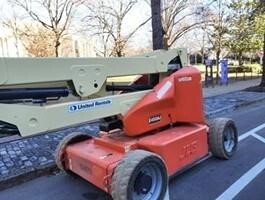 2013 JLG E450AJ