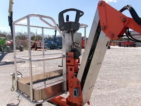 2019 JLG T500J-17